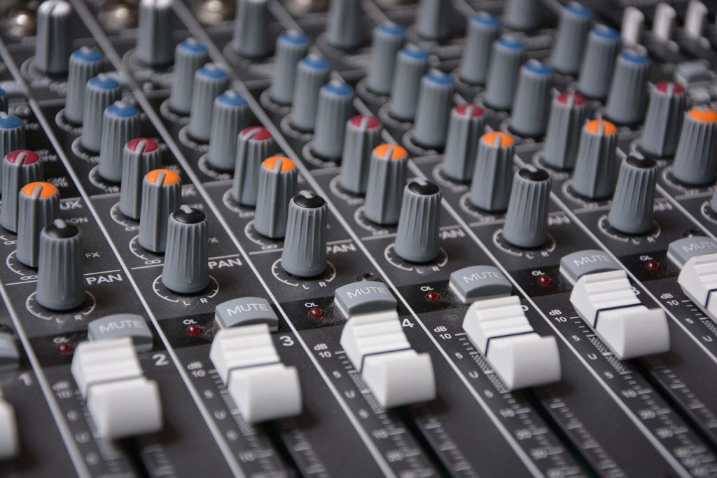 systemy_audio_w_inteligentnym_domu